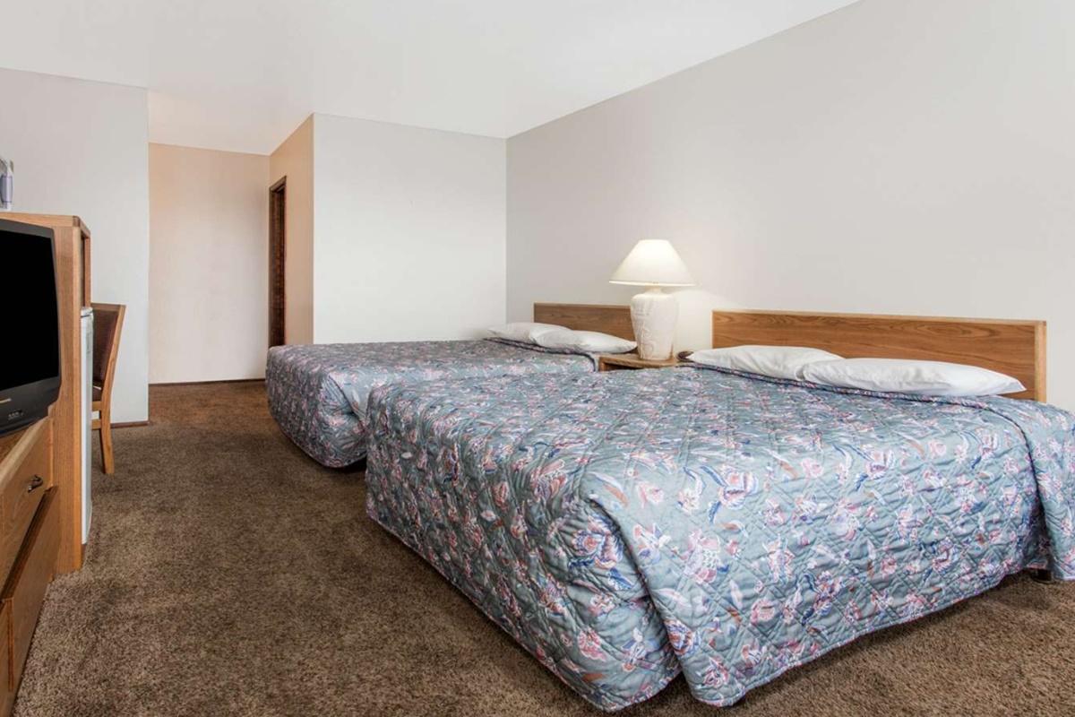 Knights Inn Boardman Екстериор снимка