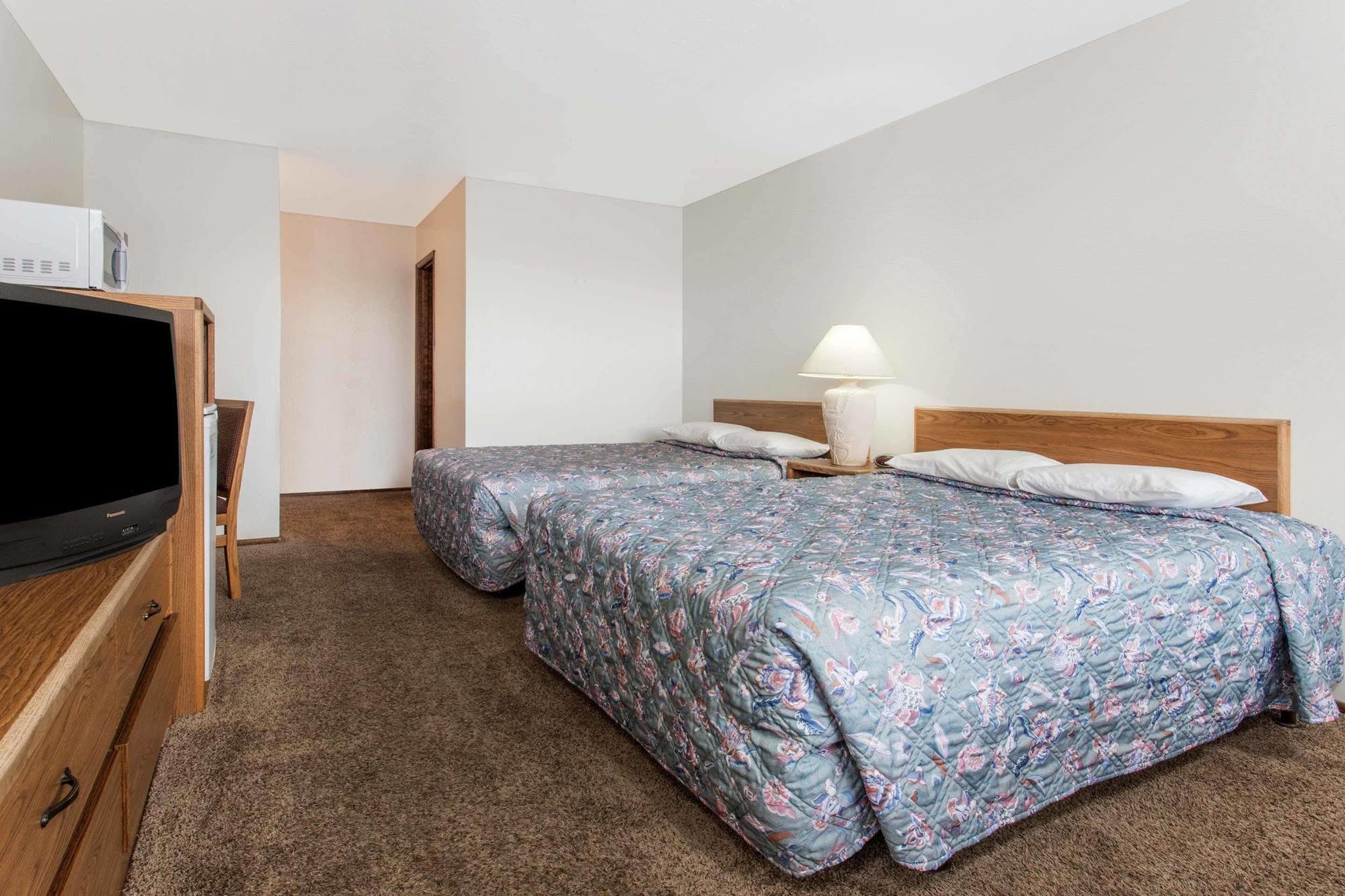 Knights Inn Boardman Екстериор снимка